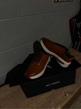 Wolf & Shepherd Men's Tan Slip-On Leather Sneakers